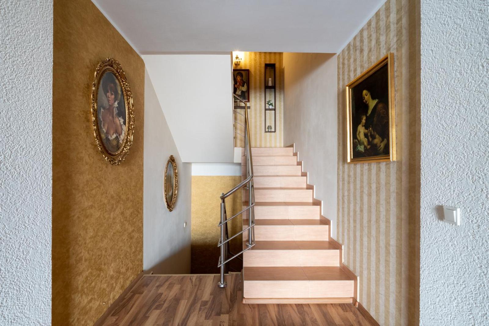Faraway Aparthotel Near Vienna Airport With Anytime Self Check In Bruck-Leitha Dış mekan fotoğraf